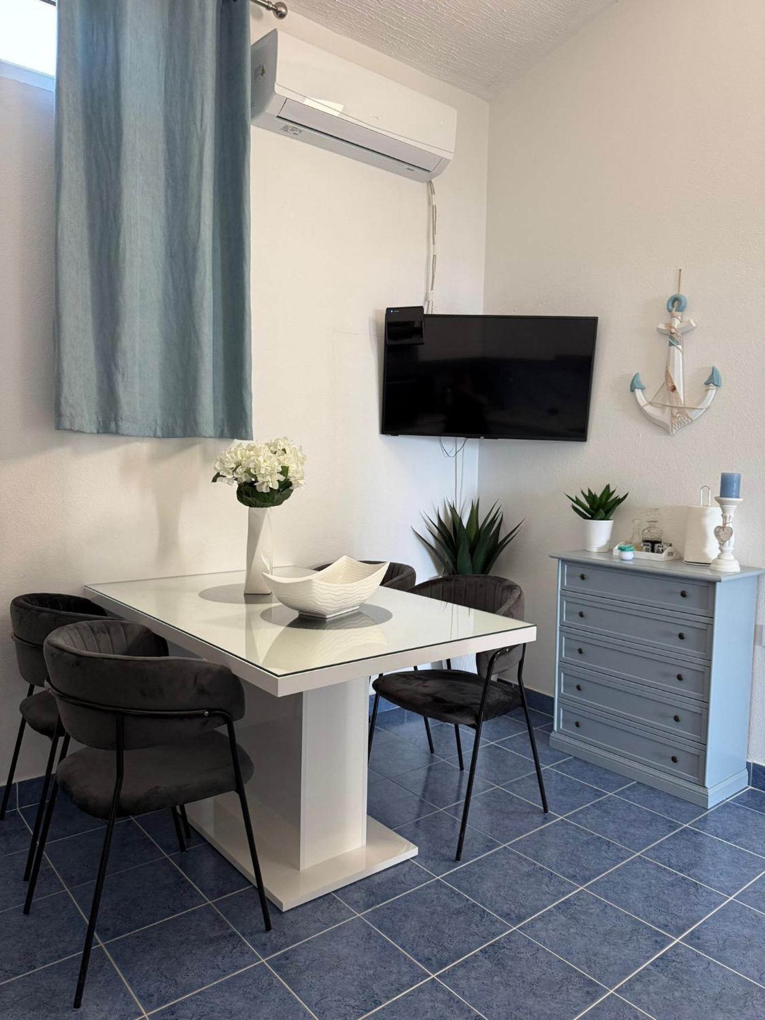 Sea Apartman *